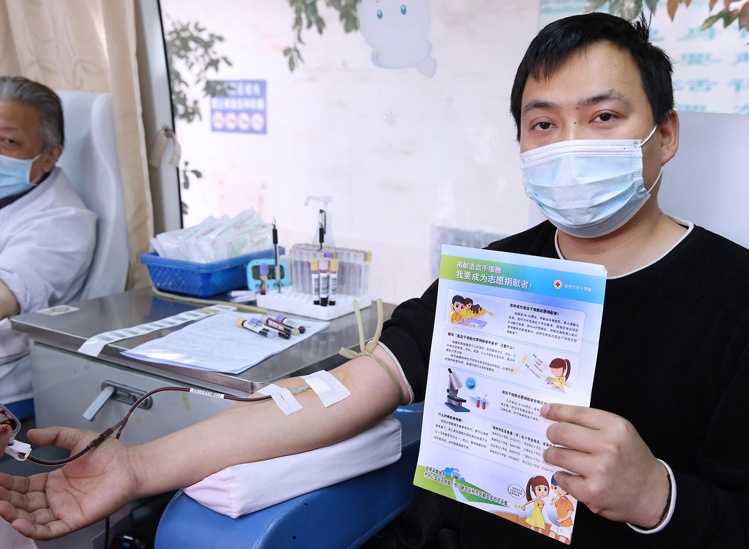 胡江林成為捐獻(xiàn)造血干細(xì)胞志愿者.jpg 胡江林成為捐獻(xiàn)造血干細(xì)胞志愿者.jpg